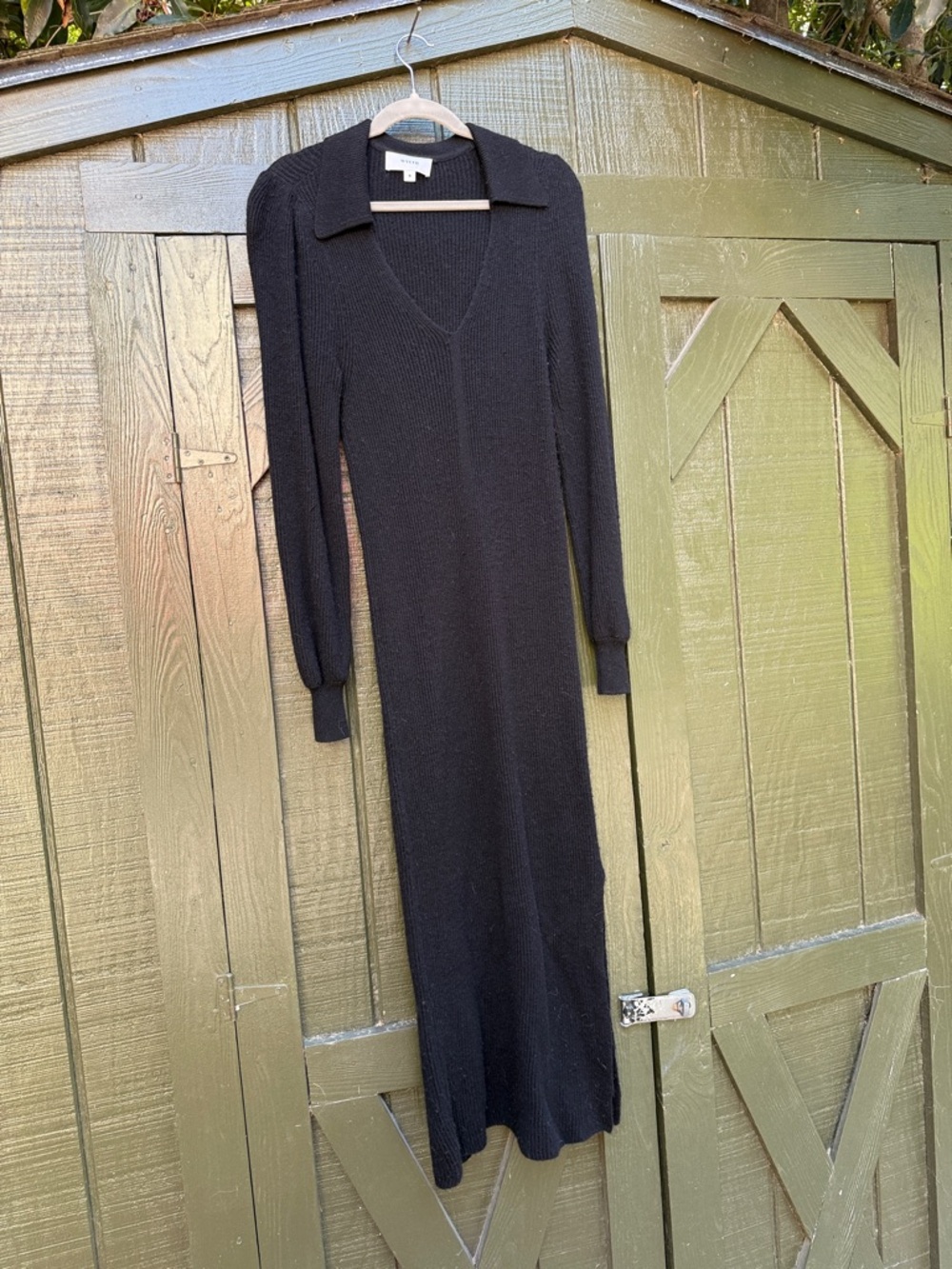 Wyeth V-neck/polo, knit dress.